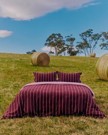 Versa Duvet Cover | Mulberry & Aster
