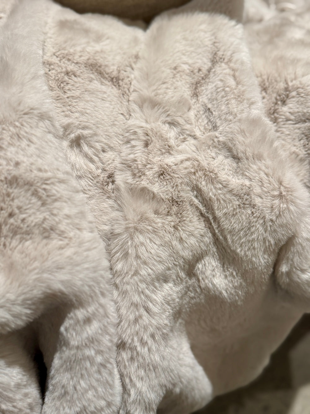 Pearl Cloud Faux Fur Throw
