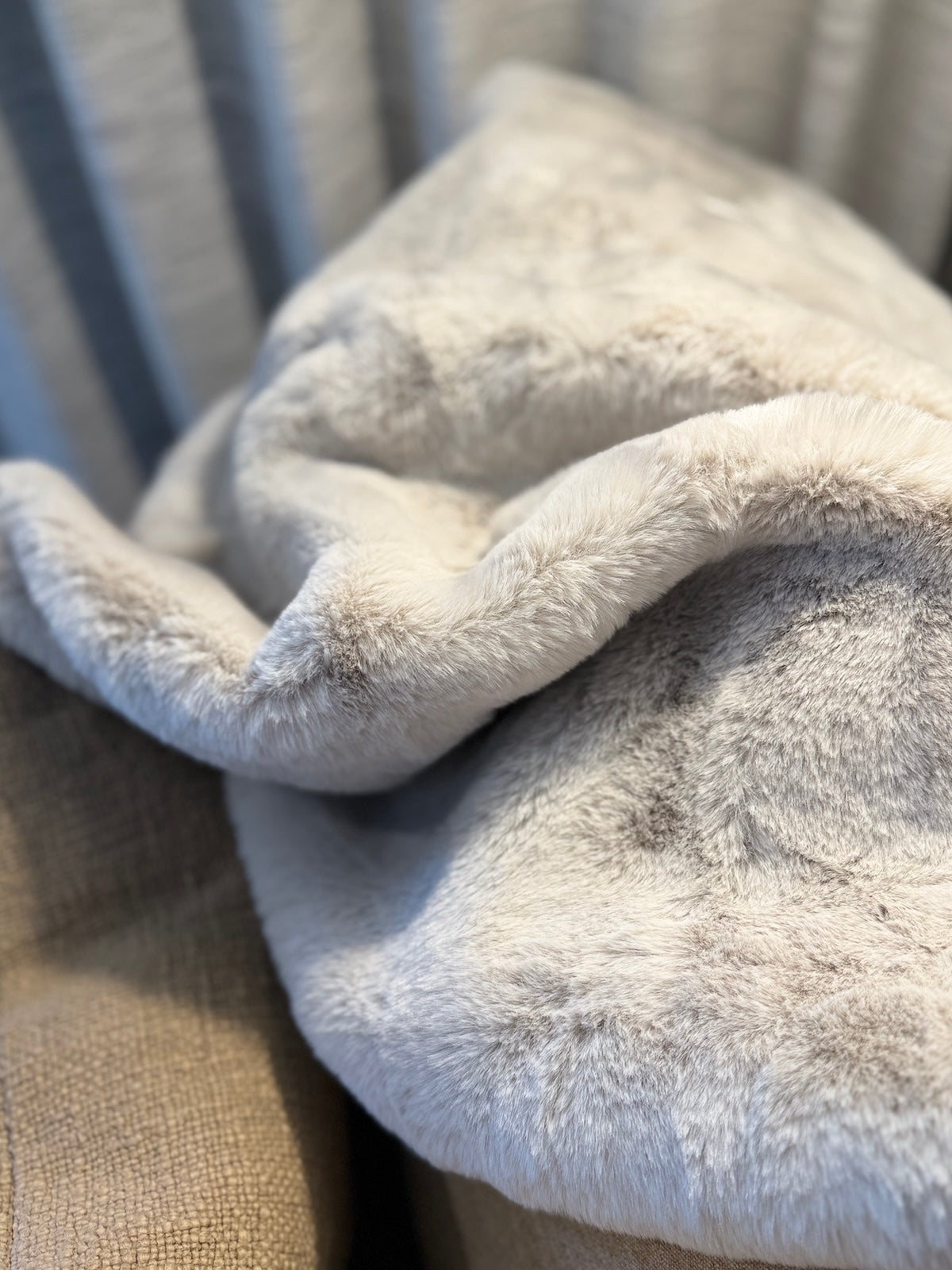 Pearl Cloud Faux Fur Throw